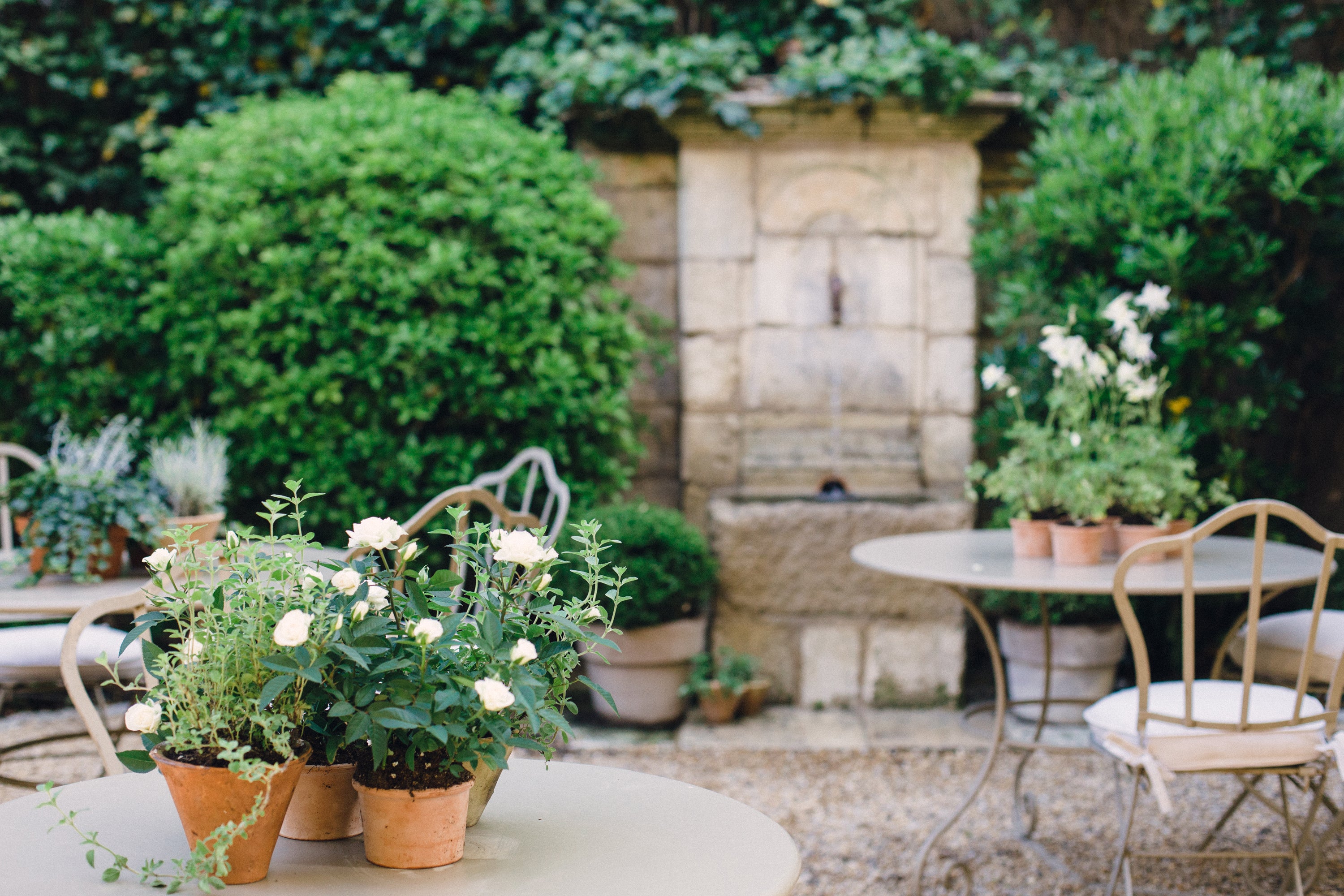 Hotel courtyard architecture detail, luxury hotel photography — Carla Coulson