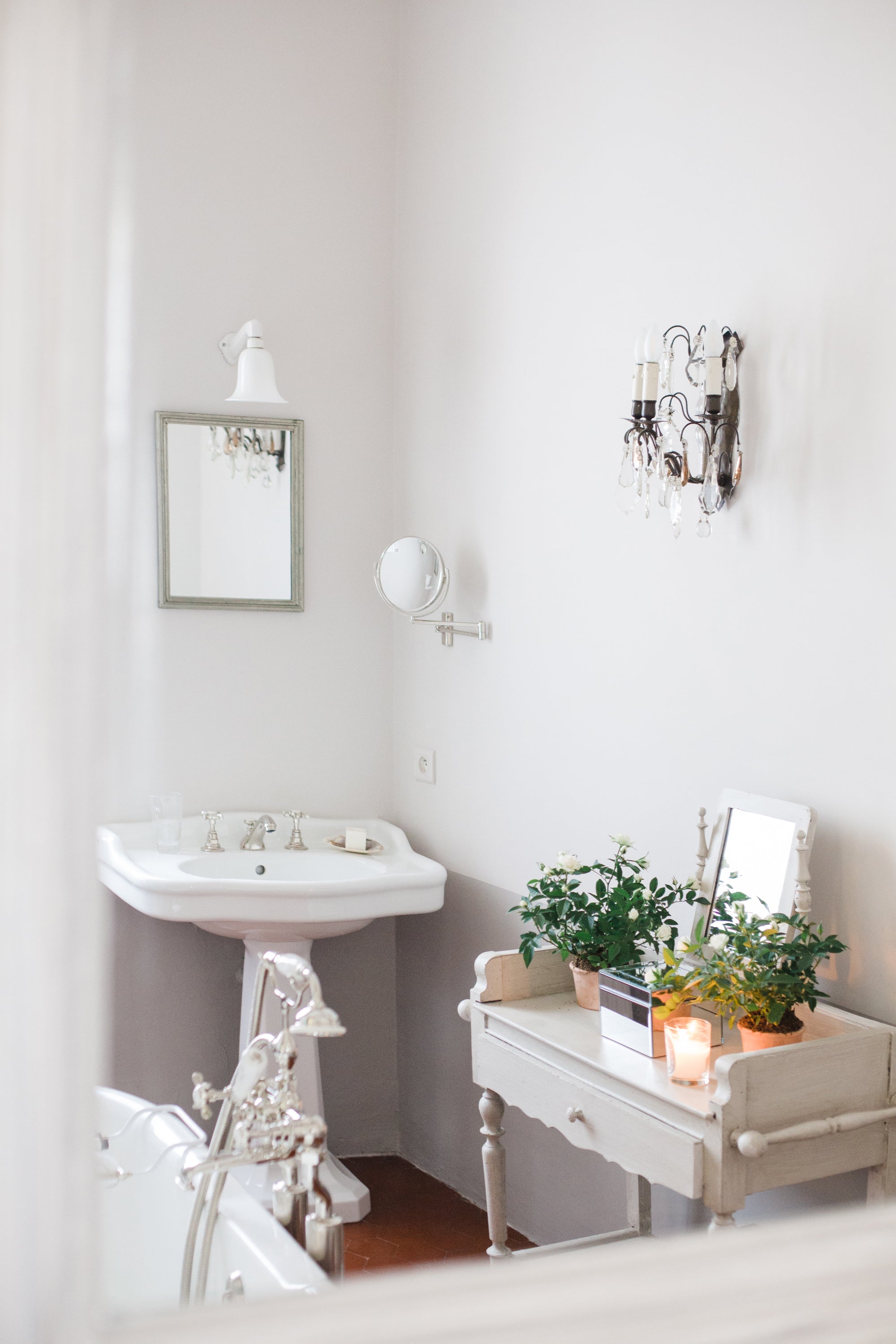 Boutique retreat interior detail, architectural photography — Carla Coulson