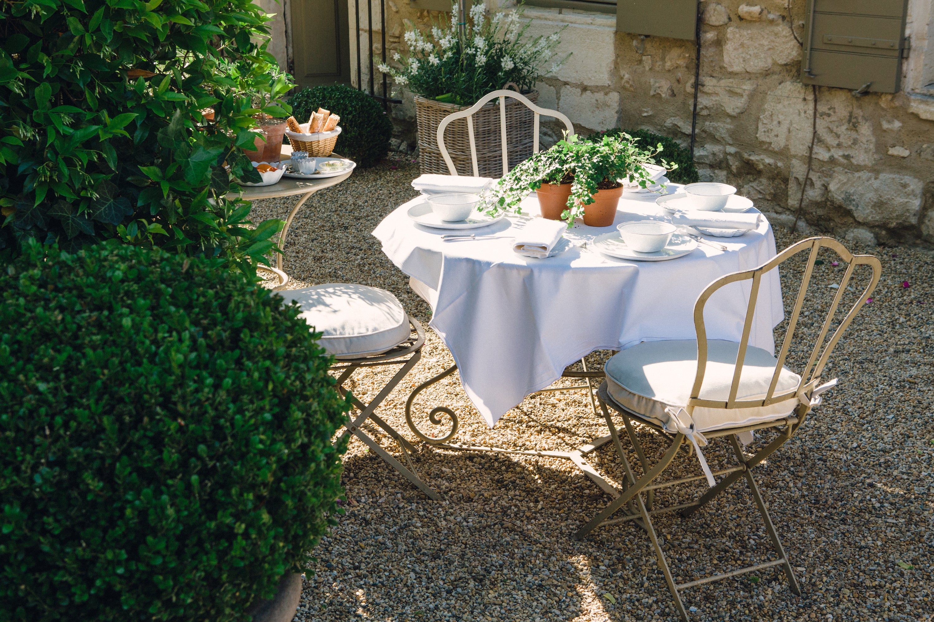 Luxury resort poolside, lifestyle photography for hospitality brands — Carla Coulson