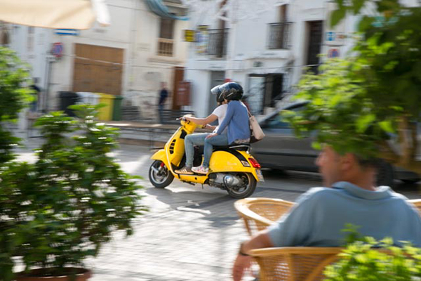 julie rowe, carla coulson, caravan travel photography workshop, travel photography, puglia, italy, panning